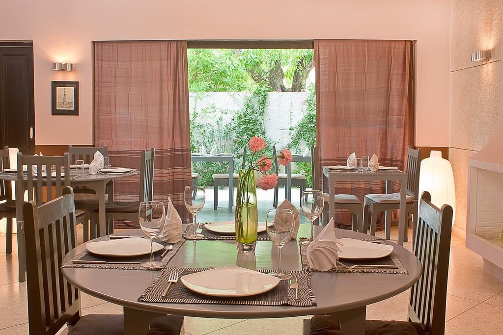 Amarya Villa New Delhi Exteriör bild